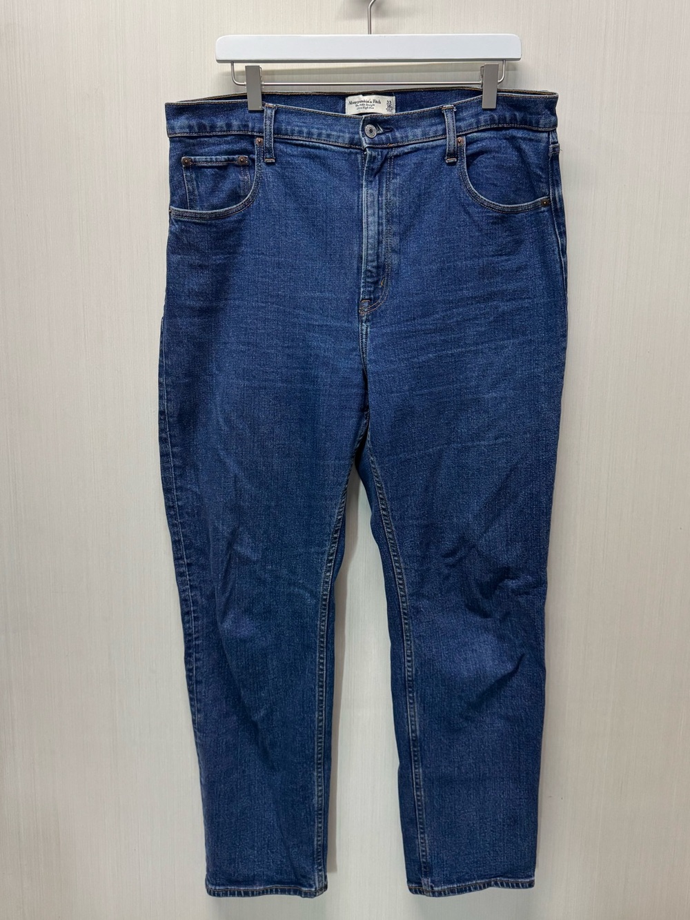 A&F 16L The Ankle Straight Ultra High Rise Jeans
